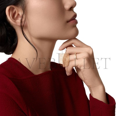 CARTIER MAILLON PANTHÈRE WEDDING BAND, HALF-PAVED B4221100